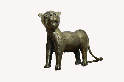 Handmade leopard statue | Table Artifact | Metal showpiece | Home and office decor